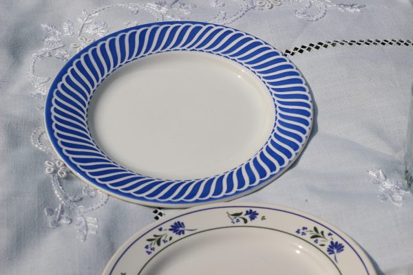 4 assiettes Digoin du modèle Jacquot en bon état prêtes à reprendre du service