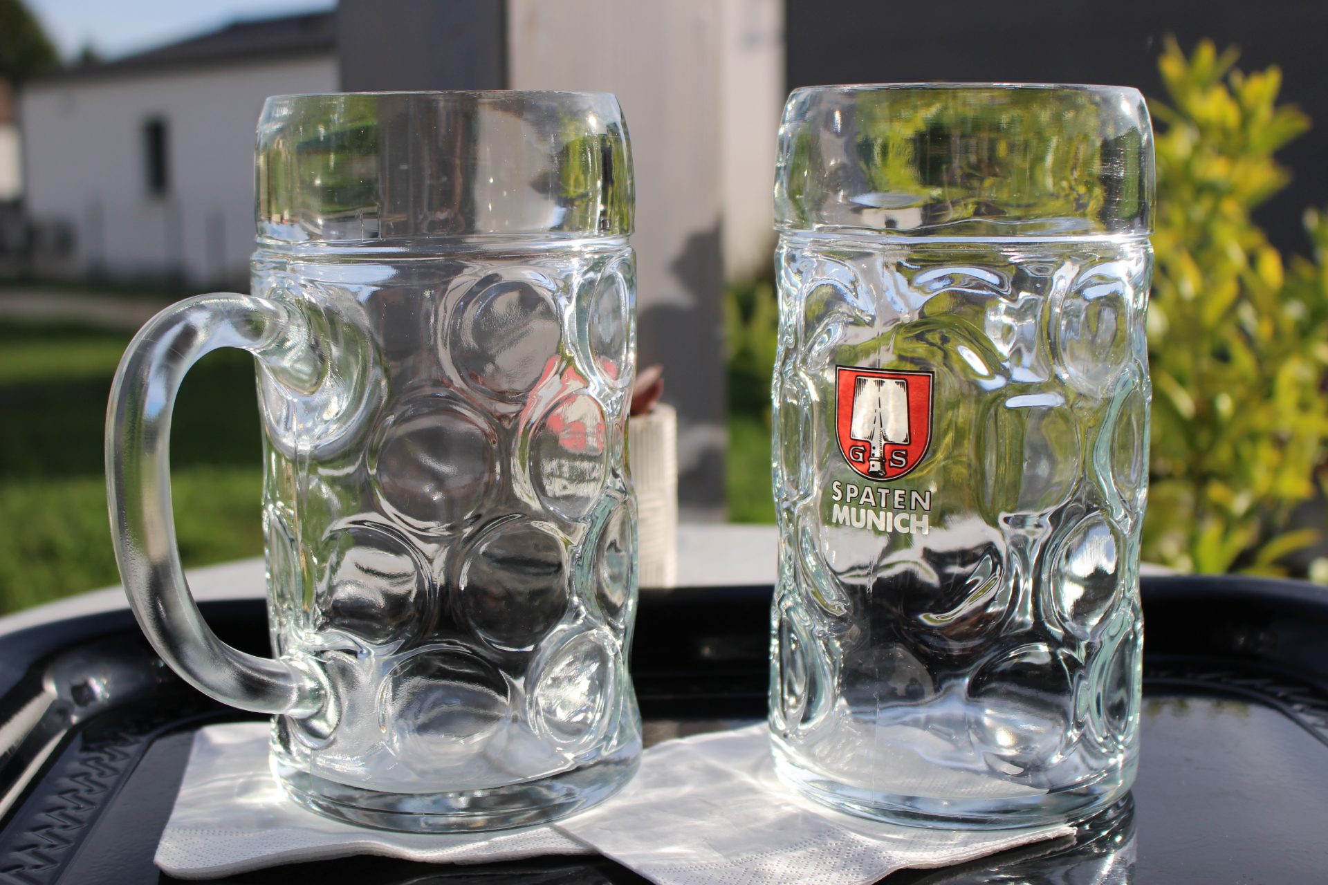 Lot de 2 grandes chopes de la marque Spaten en parfaite état