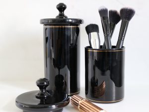 Bocal en verre noir