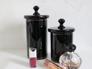 Pot avec couvercle