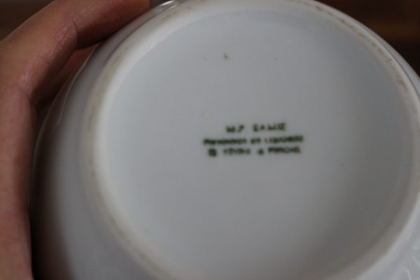 Pique fleurs en porcelaine – Image 4