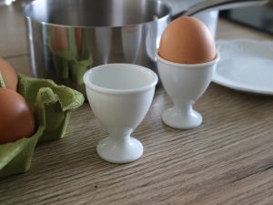 Coquetier en porcelaine