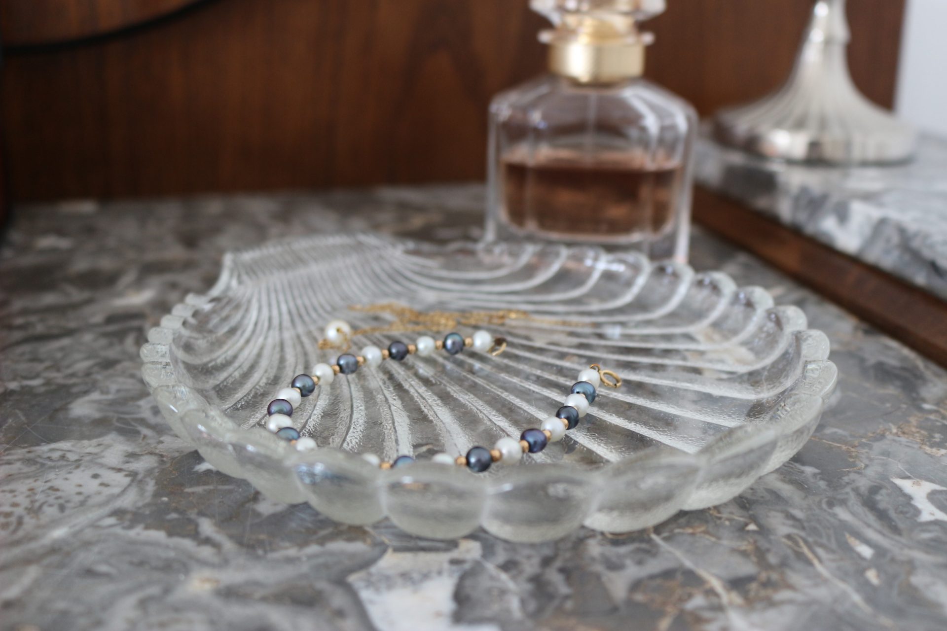 Coquille en verre moulé de seconde main, idéale comme vide poche