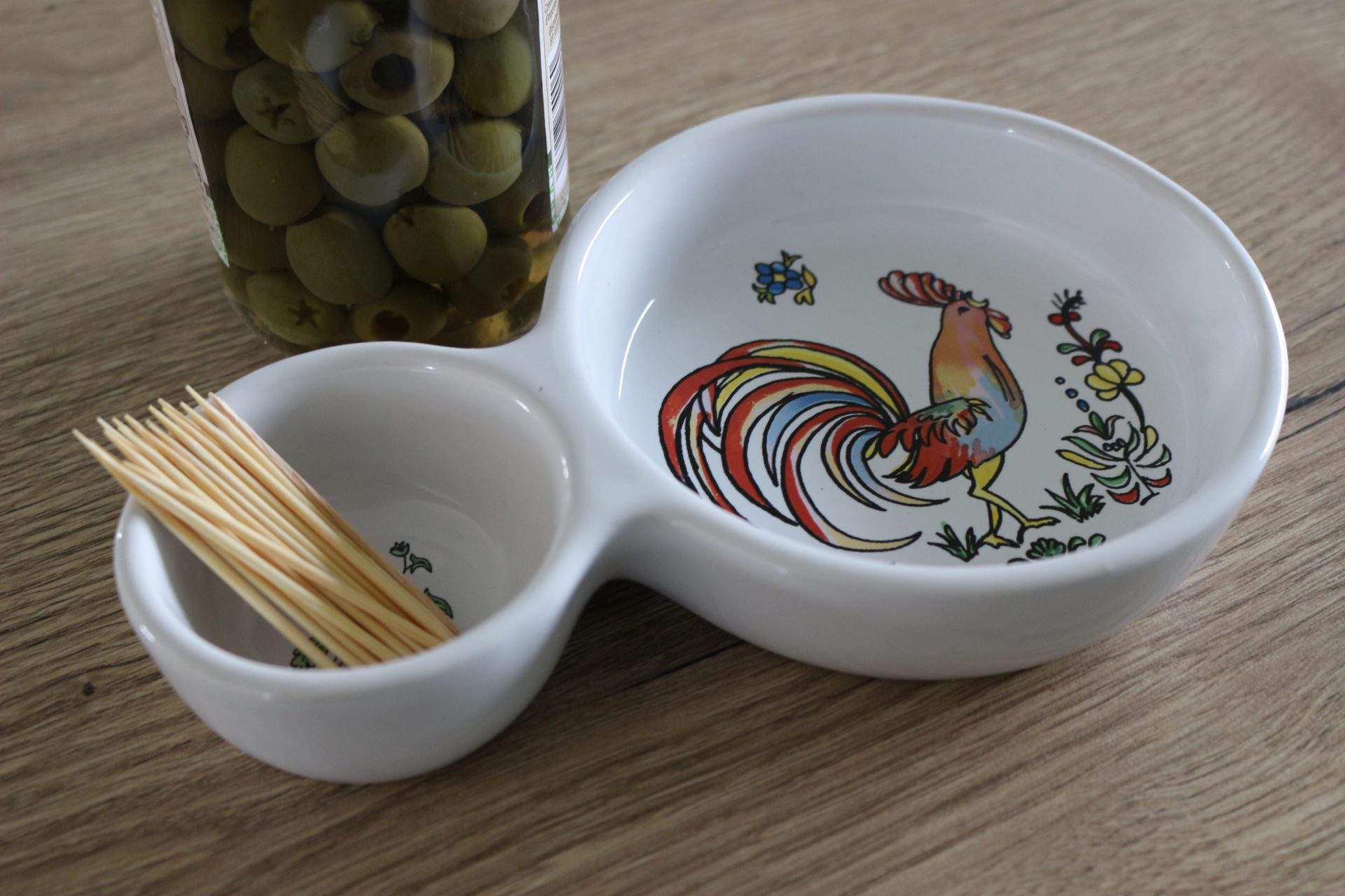 Récipient spécial pour le service des olives à l'apéritif décoré d'un superbe coq