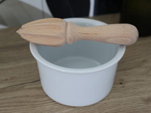 Petit pot en porcelaine blanc