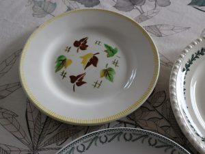 Assiette plate terre de fer Digoin