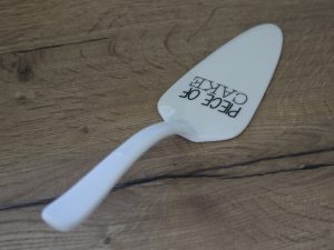 Pelle &agrave; tarte avec message