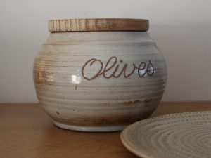 Pot à olives en grès
