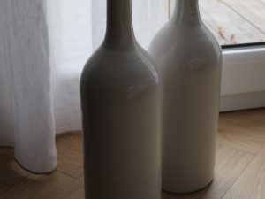 Maxi bouteille en gr&egrave;s vernis