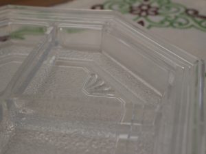 Plat de présentation à compartiments