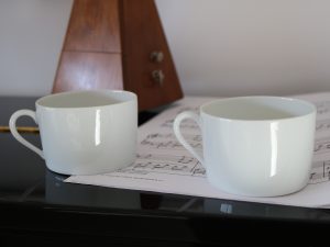 Lot de 6 tasses en porcelaine